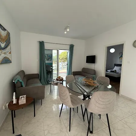 Apartman Modern 1 Bedroom Near The Sea *