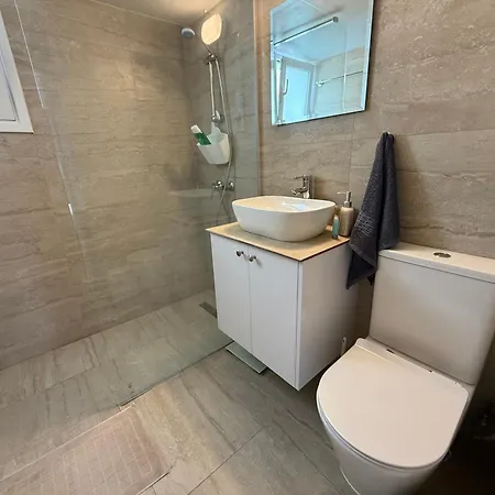 Apartman Modern 1 Bedroom Near The Sea *